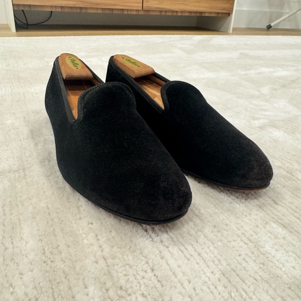 Tricker's Black Loafers Sleek Slip-Ons - Picture 2 of 12